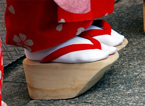 ¿Conoces la cultura japonesa de las zapatillas?