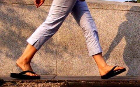 Comment choisir des tongs plus saines？