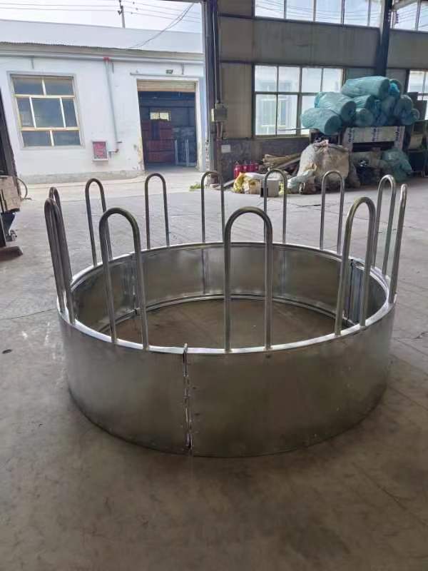 Hay Feeder
