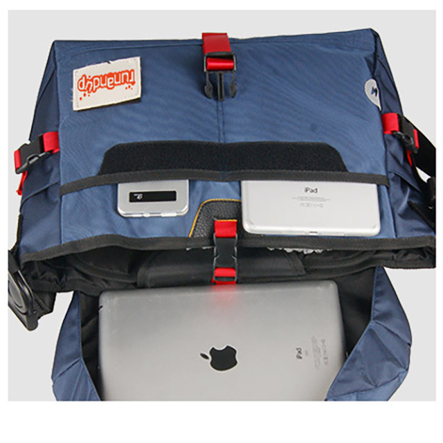 Timbuk2 Lightweight Flight Messenger Bag (brand new) for Sale in