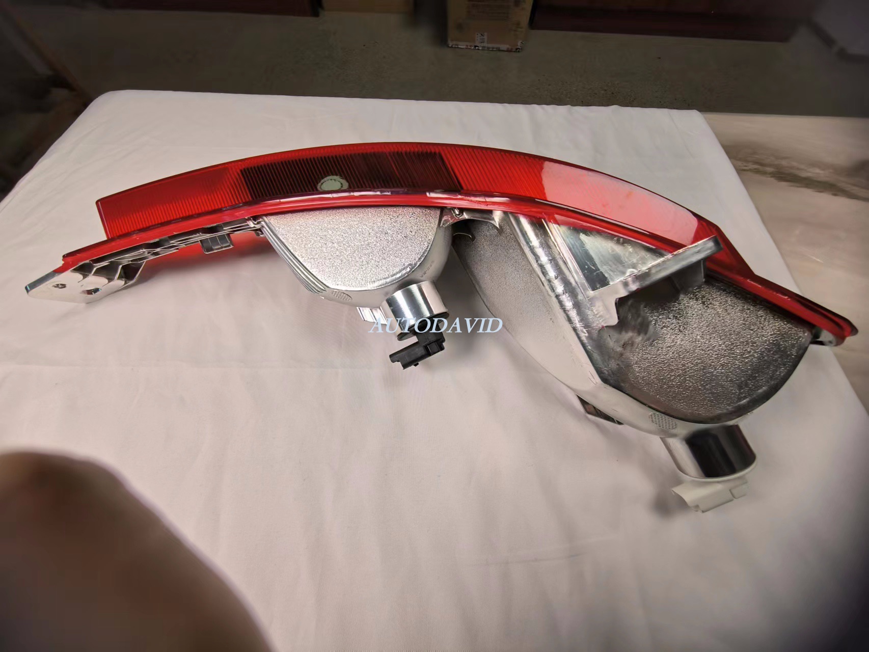 كشاف ضباب خلفي بيجو 508 لتر R88 2019 OEM:DVD79-0501