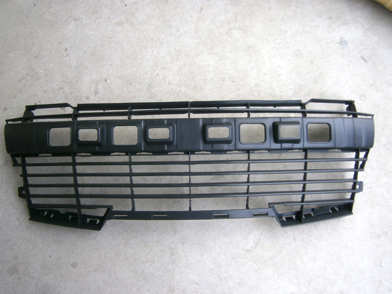 الشبكة الأمامية السفلية بيجو 207/206+ 2008 OEM: 742209 DVD14-0701-03