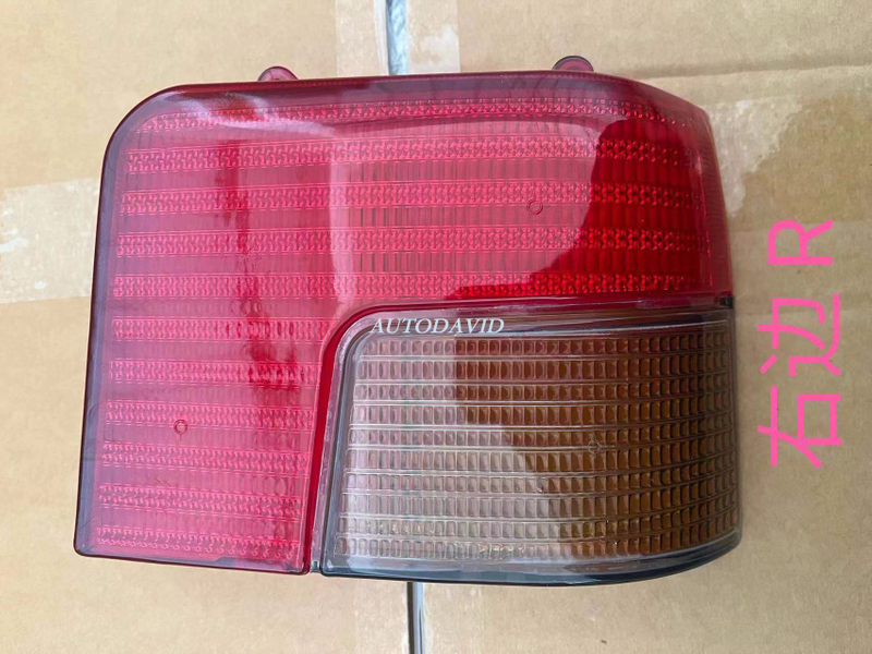 عدسة المصباح الخلفي بيضاء جديدة بيجو 205 1999 OEM: LH 635082/RH 635182 DVD59-0301-02