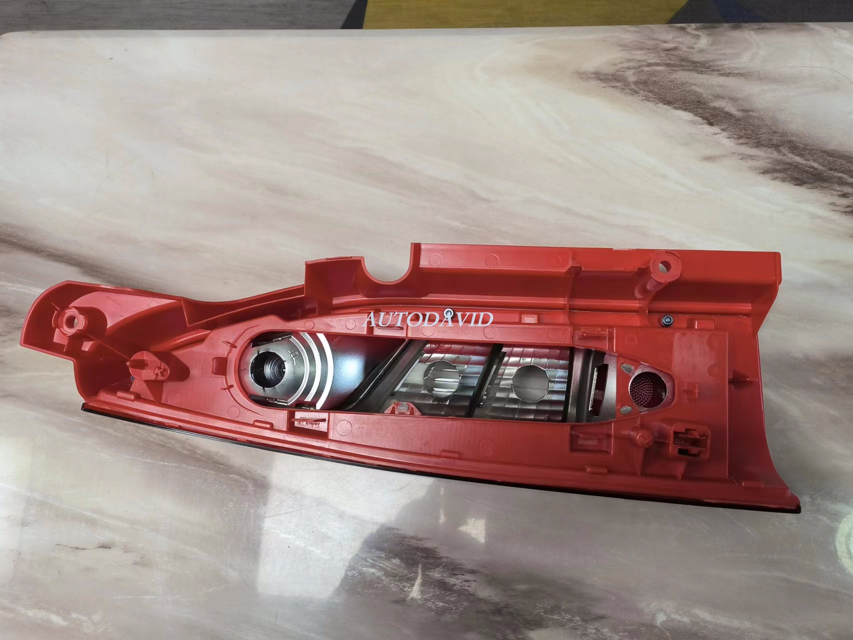 المصباح الخلفي شريك أحمر كامل 2015 OEM: LH /RH DVD47-0304