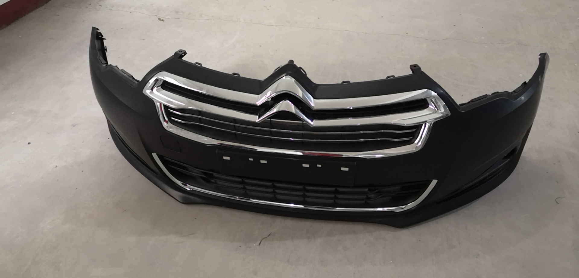 المصد الأمامي كامل