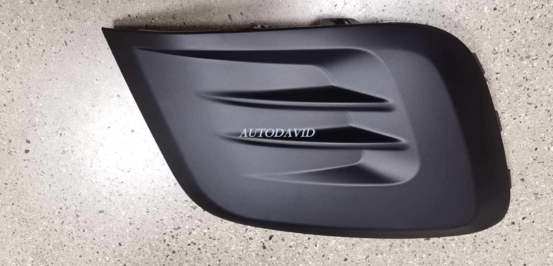 غطاء مصباح الضباب بدون فتحة PEUGEOT PARTNER 2015 OEM:1613564580