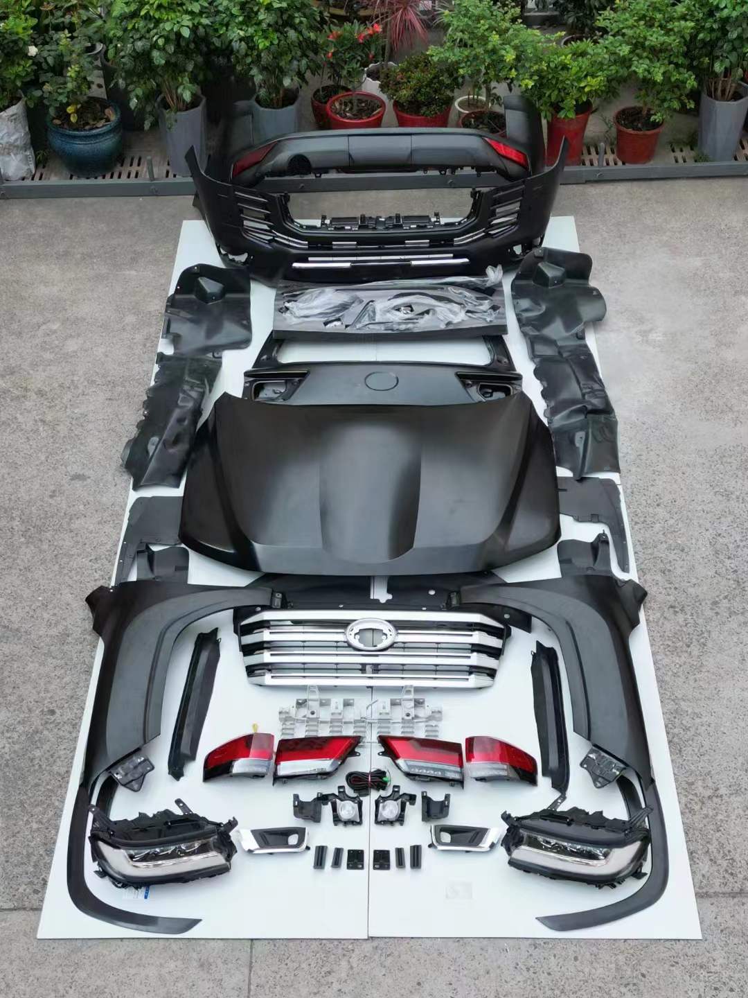 ارتقاء LC200 به کیت بدنه LC300