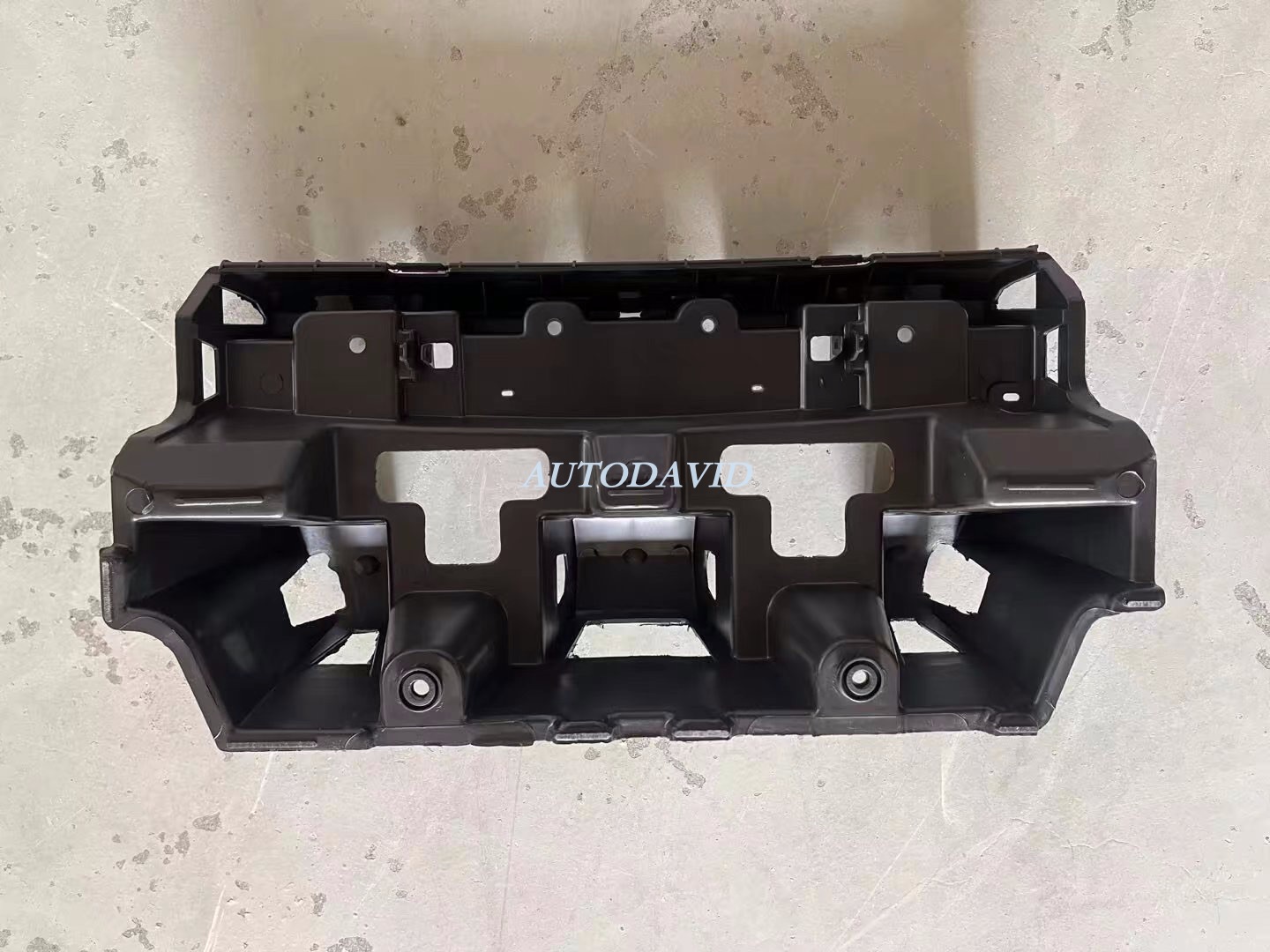 إطار المصد الخلفي بيجو 301 M33 2013 OEM: 9676946780 DVD09-0801-01