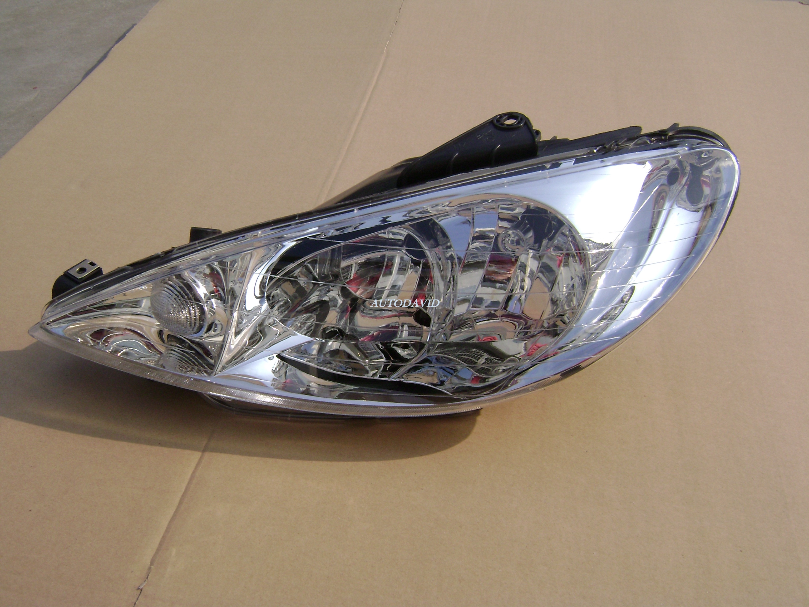 مصباح الرأس كامل كريستال بيجو 206 T11 2003 OEM: LH 9630869780 6204S9/RH 6205S9 DVD11-0202