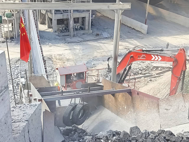YZH Stationary Rock Breaker Boom System: Turn Crusher Downtime into Profit Sistema stazionario del braccio del demolitore di roccia YZH: trasforma i tempi di inattività del frantoio in profitto