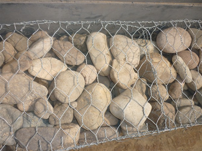 Gabion box assembly construction