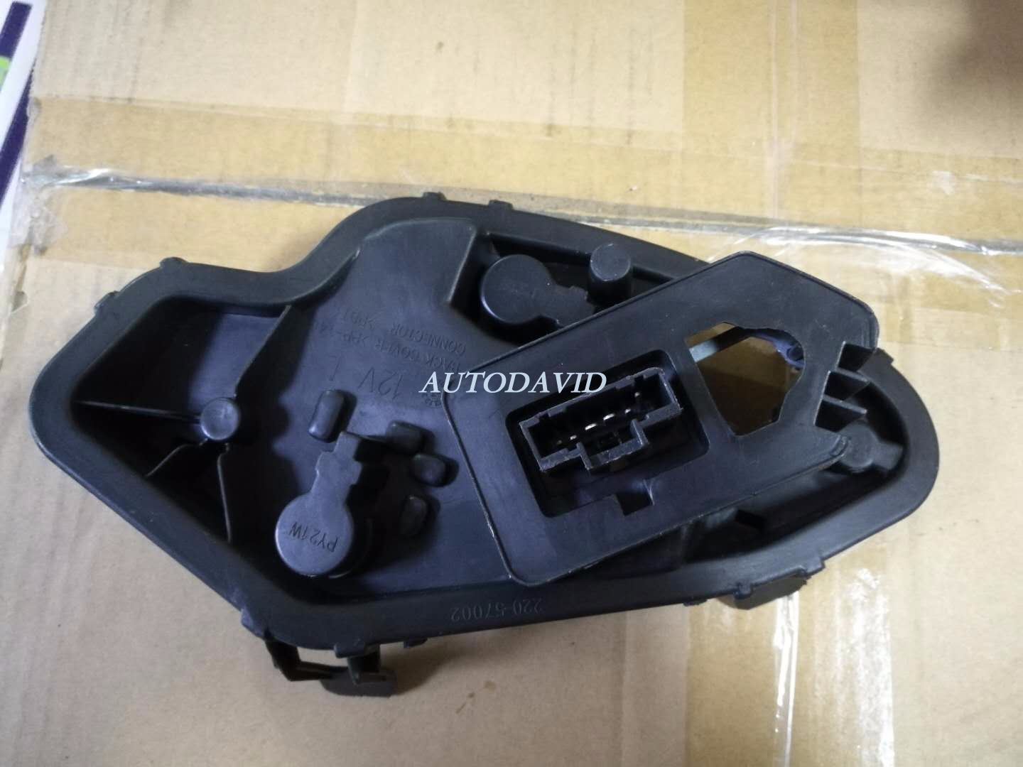 مقبس المصباح الخلفي بيجو 508 W23 2013 OEM:LH/RH DVD16-0301-03