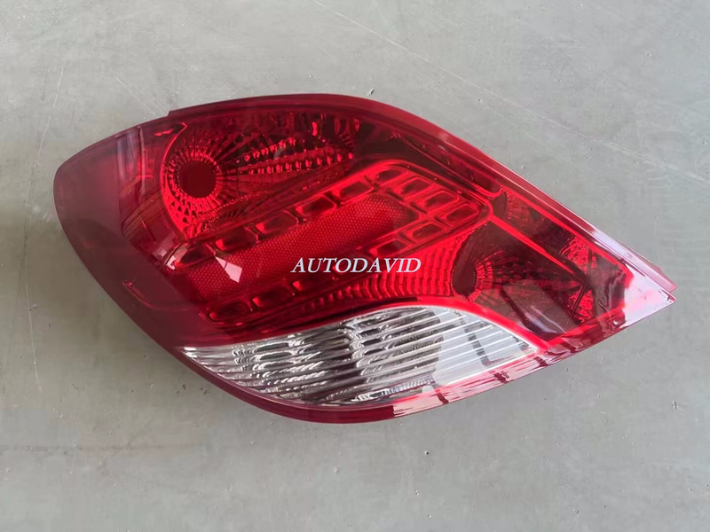 مصباح خلفي بيجو 207 2008 OEM:LH 6351HR/RH 6350HR DVD43-0301-01