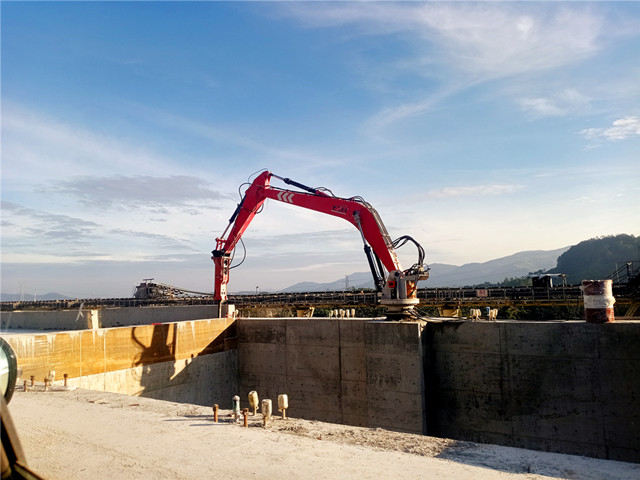 Engineered Power: The YZH Fixed Rock Breaker Boom System الطاقة الهندسية: نظام ذراع الرافعة لكسارة الصخور الثابتة YZH