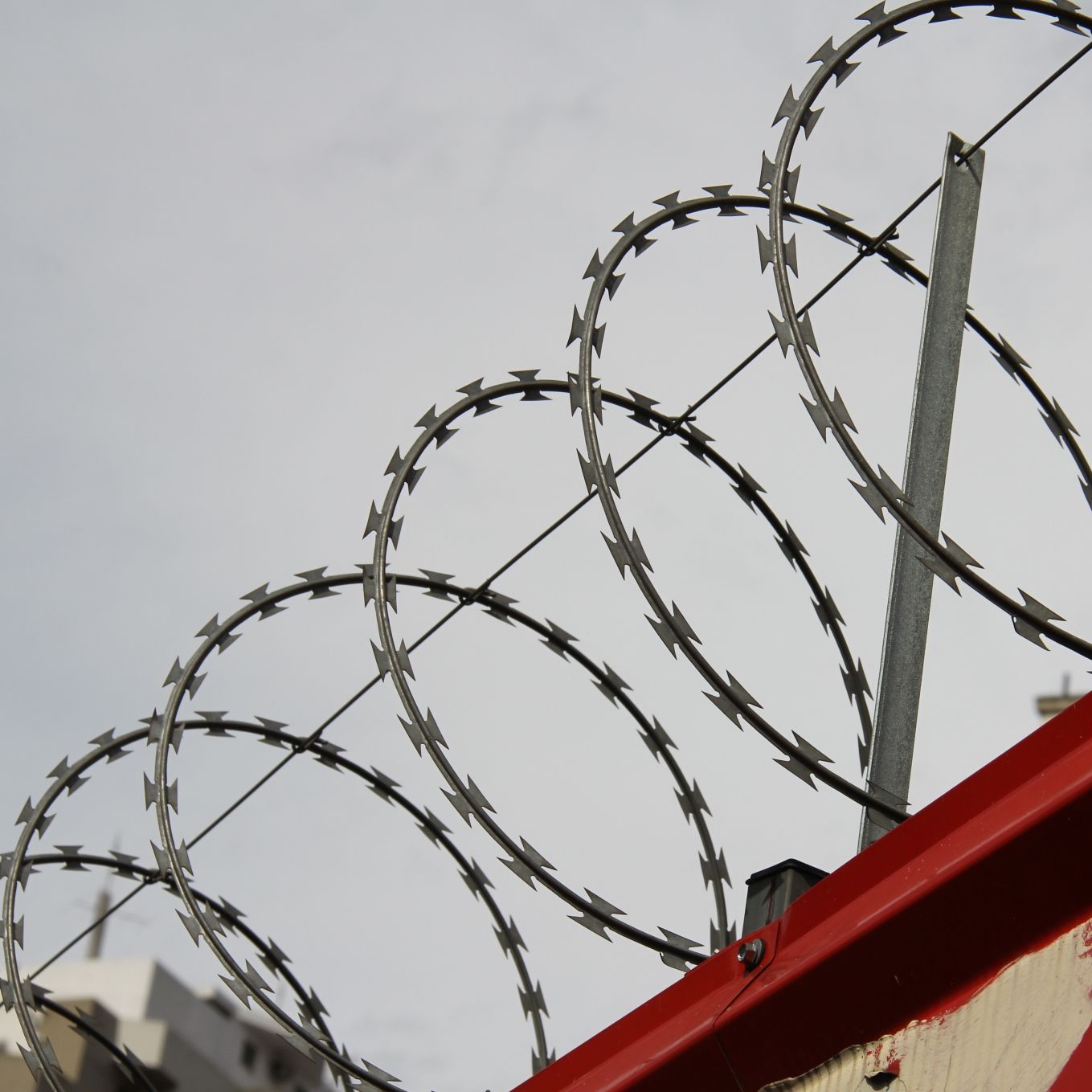Razor wire