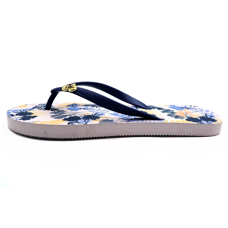 AH-9P028 Bonitas zapatillas de playa de PE con correa en V con estampado de flores para mujer