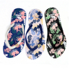 AH-9P028 Bonitas zapatillas de playa de PE con correa en V con estampado de flores para mujer