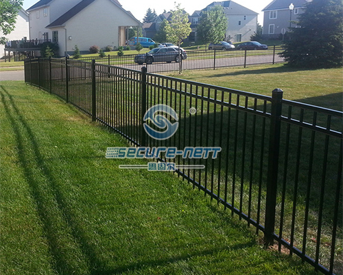 China-powder-coating-flat-top-steel-fence-exporter