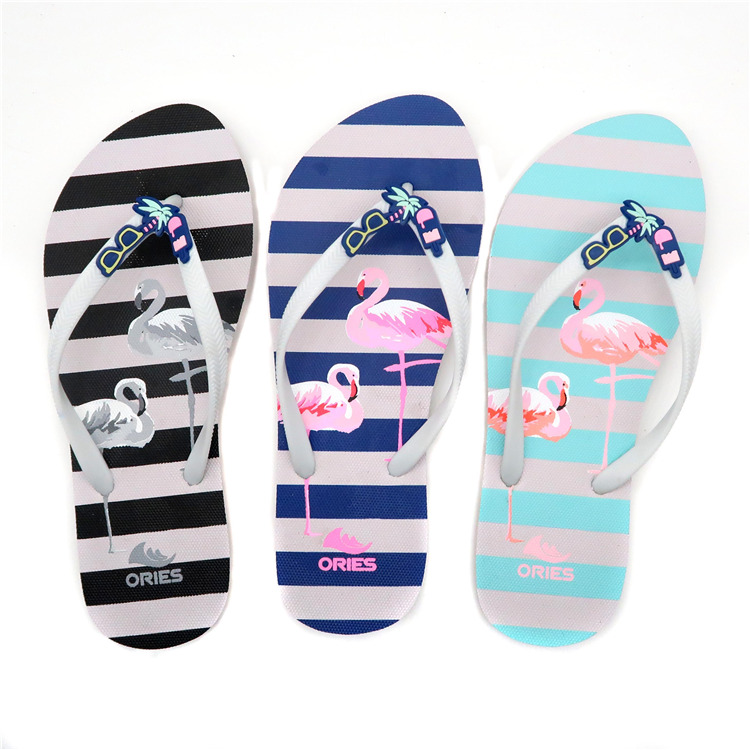 AH-9P067 Chanclas de PE con estampado de flamencos y rayas elegantes para mujer