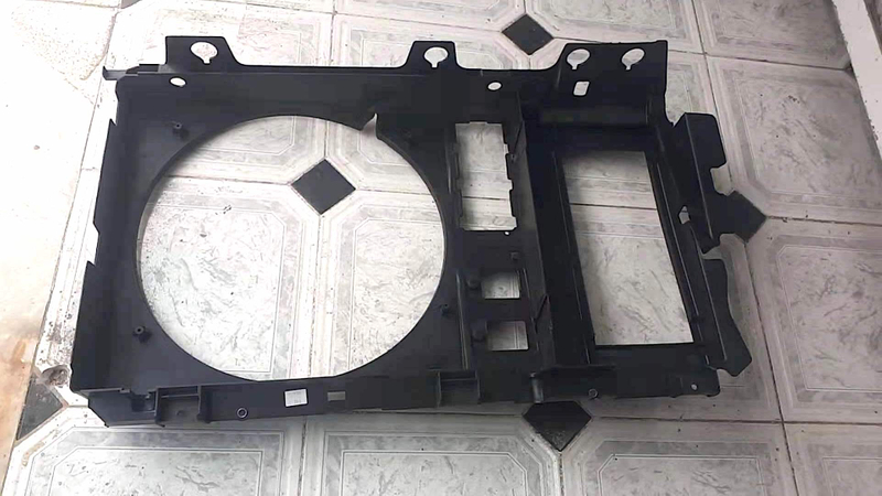 يجب على المعجبين بيجو 406 1999 DVD38-1301