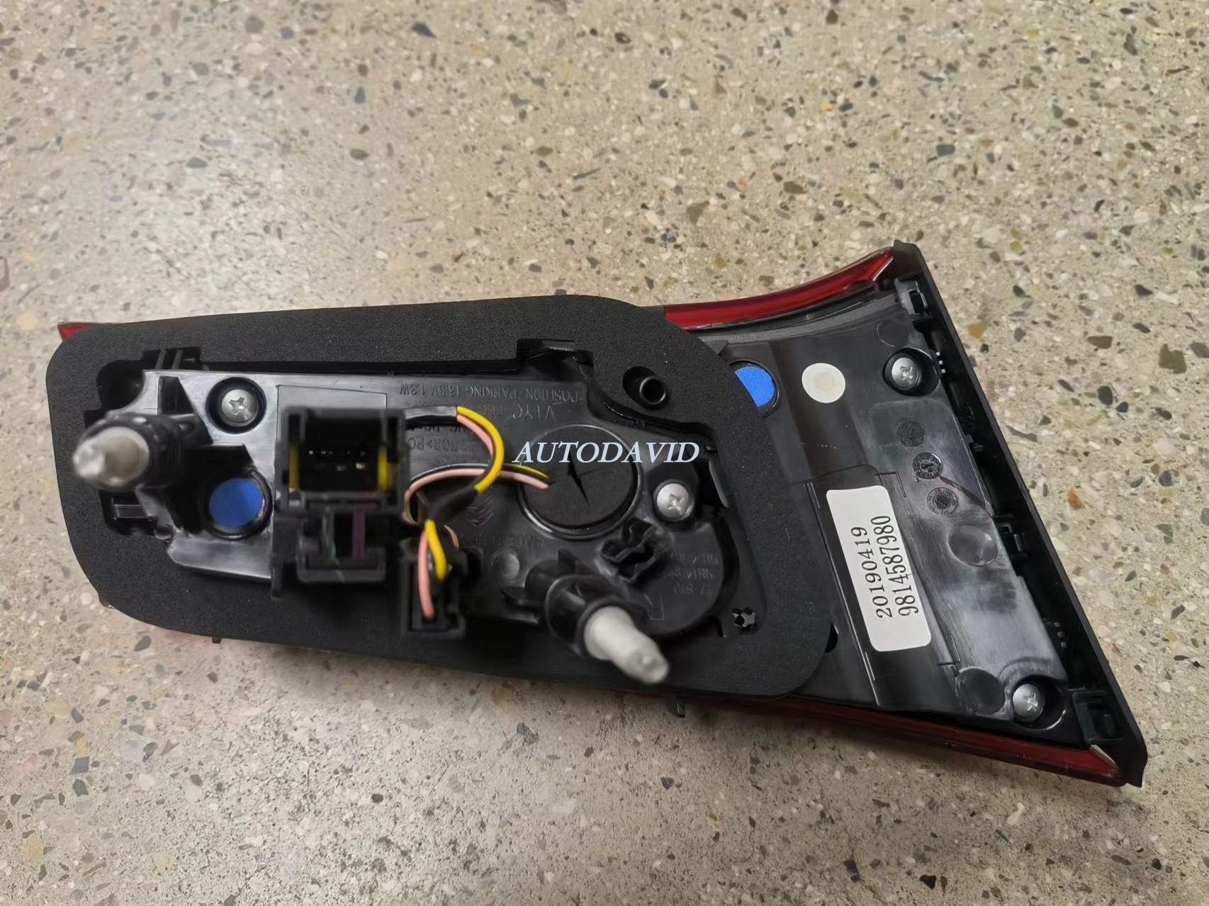 مصباح الذيل الداخلي الكامل CITRON C4L B73R 2017 CN OEM: LH 9814587680/RH 9814587980 DVD2606-0302