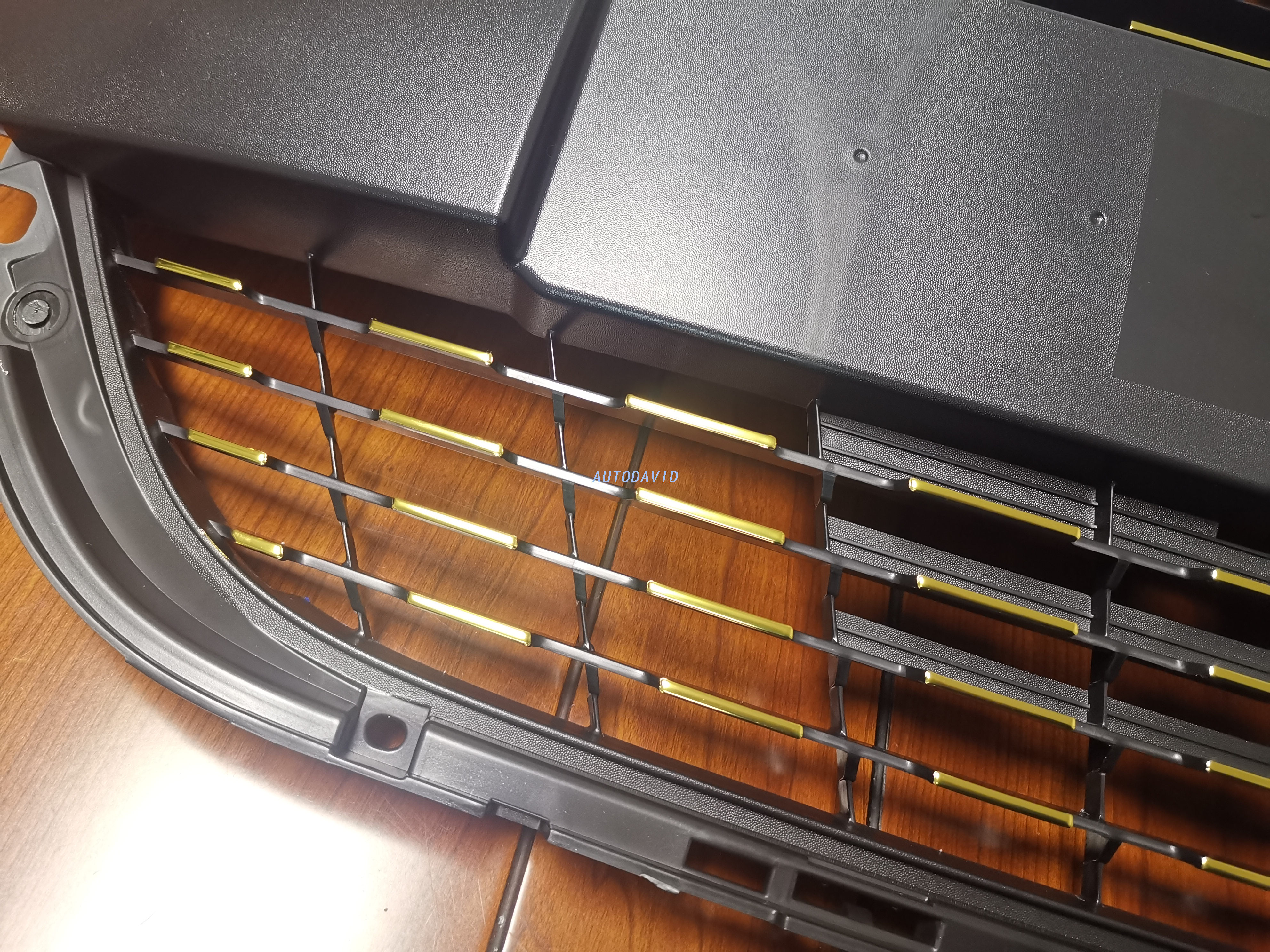 شبك امامي كامل ذهبي بيجو 208 2016 OEM:9810920180