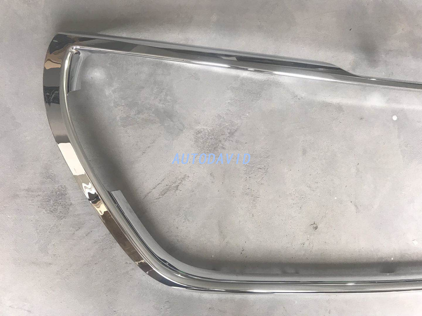 شريط الشبكة الأمامية CIRCLR مطلي بالكروم بيجو 208 2016 OEM:1613485480 DVD42-0701-07