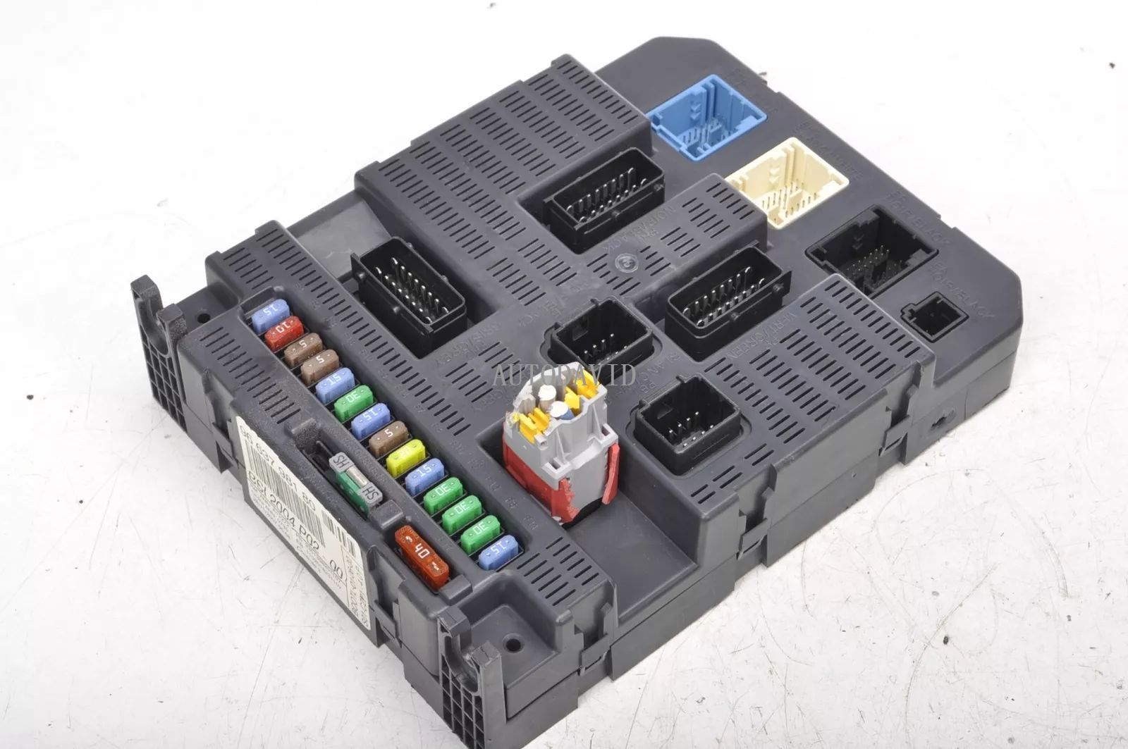 صندوق فيوز المحرك BSM الجمعية لبيجو 3008/1.6 HDI OEM: 9663798180 HS01-042-013