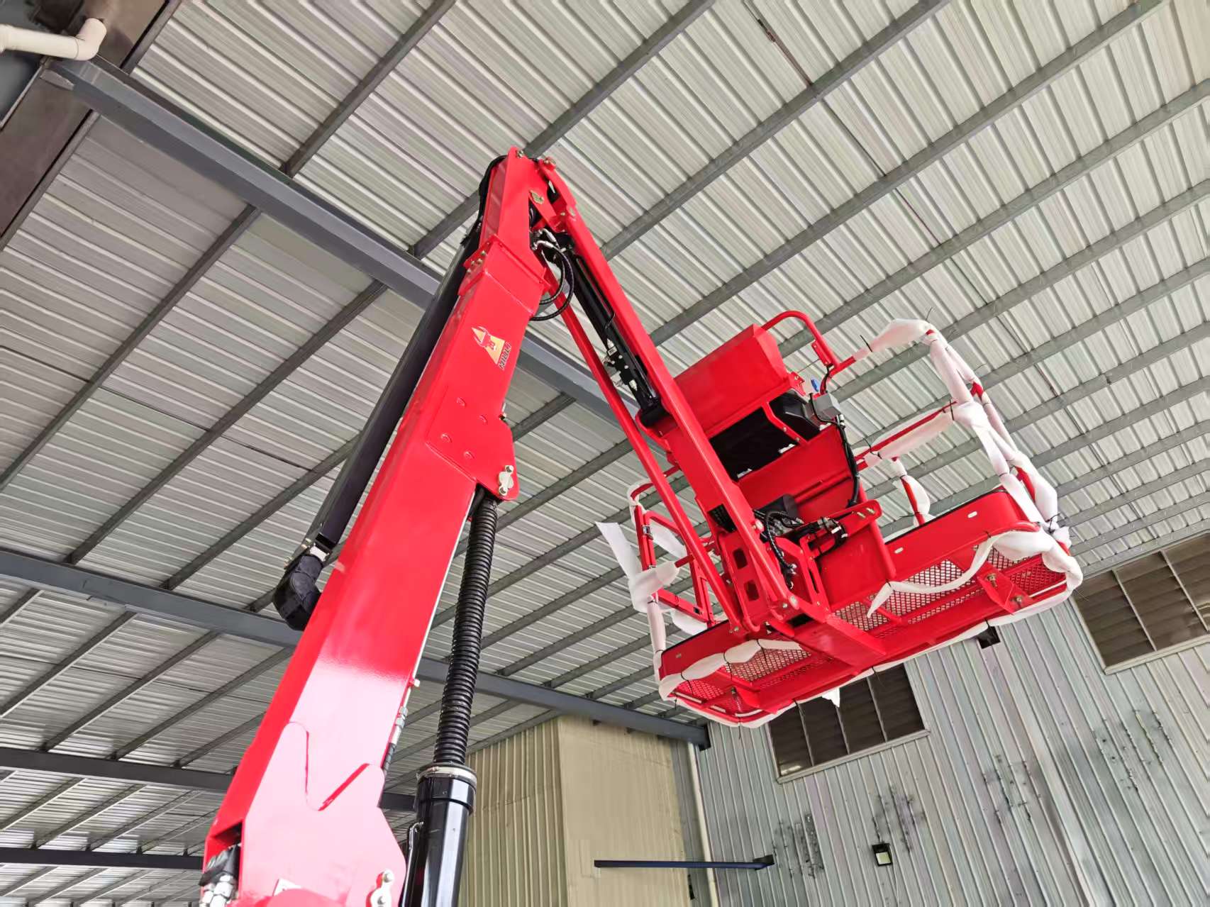 Lifting Platform Manufacturer Mai Ɗaukaka Platform Manufacturer