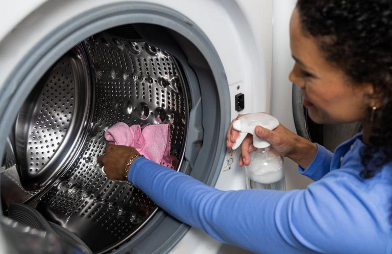 Clean A Washing Machine with A Dishwasher Tablet 1 تنظيف الغسالة باستخدام قرص غسالة الأطباق 1