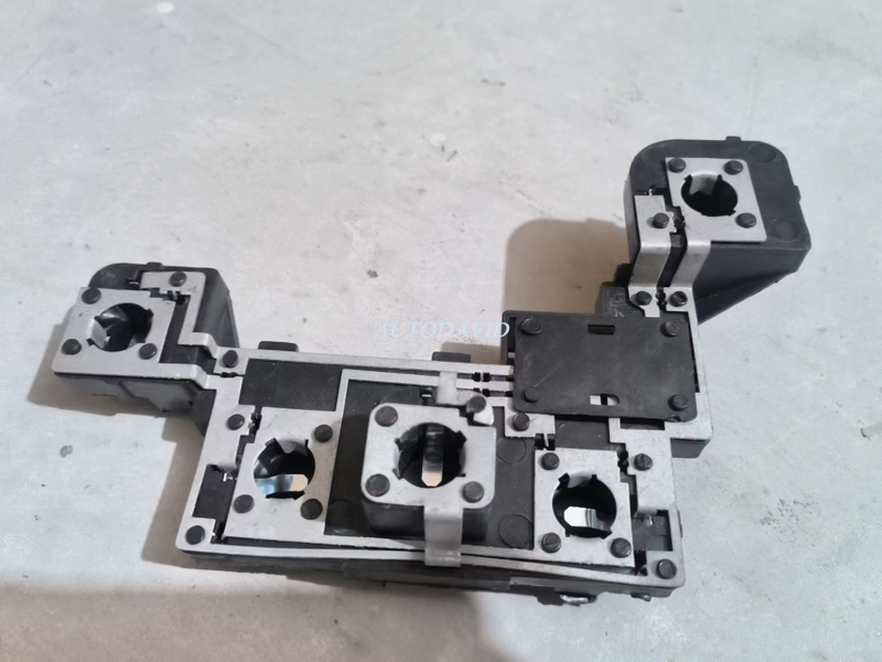 مقبس المصباح الخلفي بيجو 307 2007 T63 OEM: LH/RH DVD13-0301-02