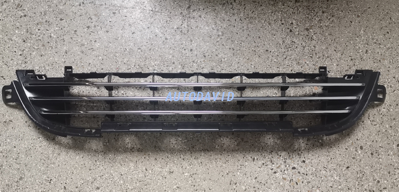 الشبكة الأمامية مطلية بالكروم بالكامل بيجو 207 2008 OEM: 7422C4 DVD43-0701-09