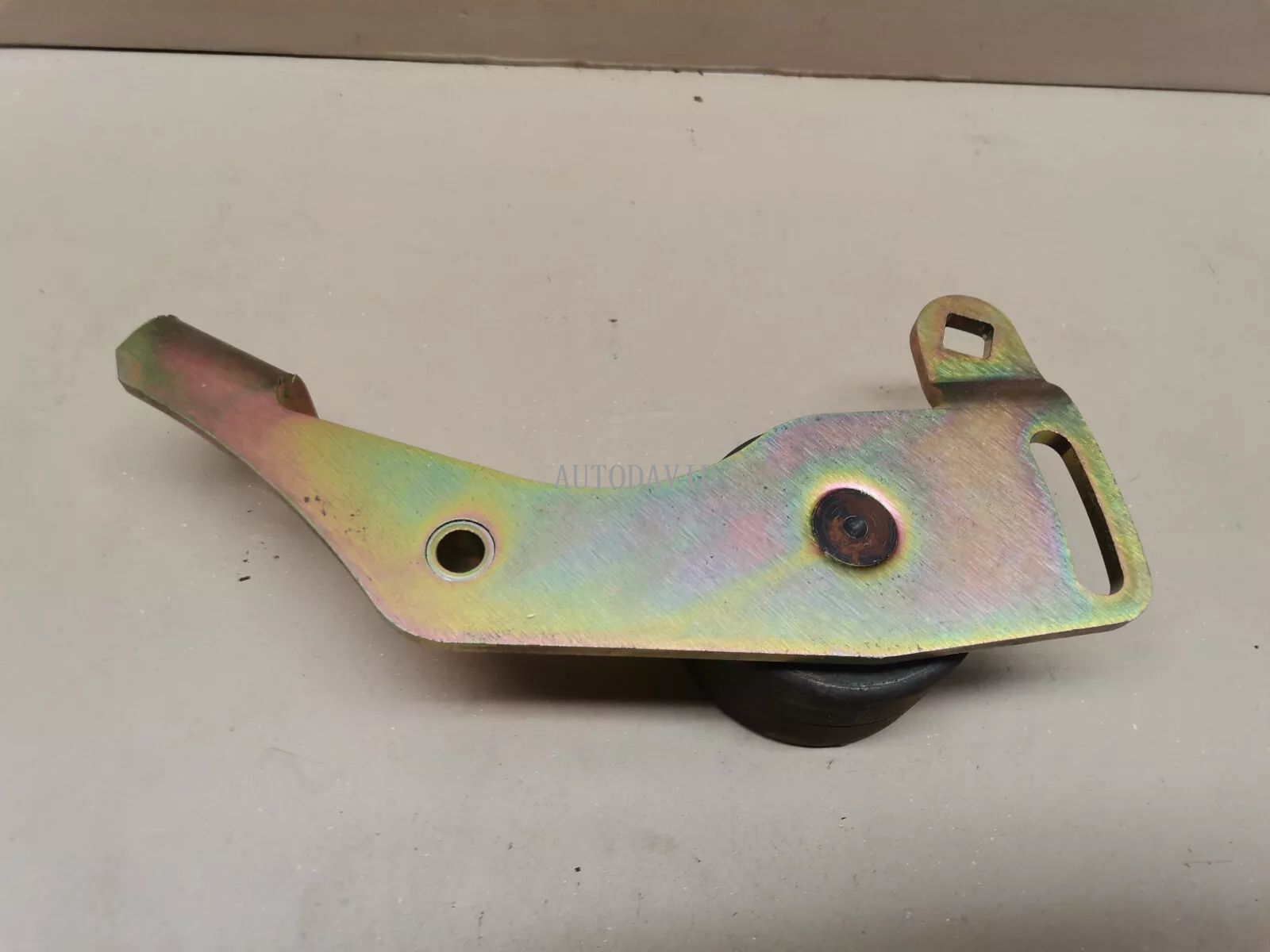 مؤقت اشتعال بكرة الموتر لبيجو 206 207 1.4 306 405/1.7 1.8 1.9 D TD J5 TKR9813، V56609، VKM13240 OEM: 082911/21/56 93501404 HS01-011-017