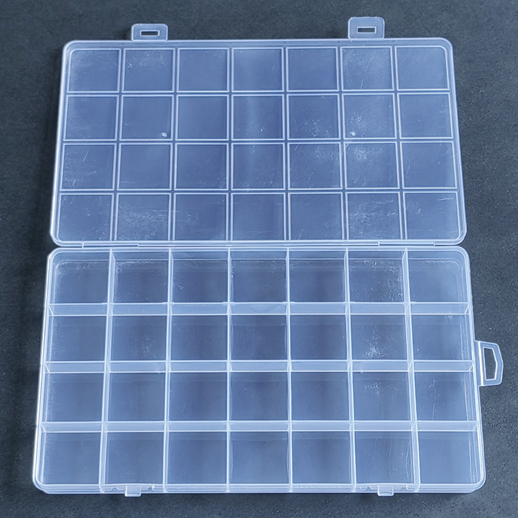 28 Grid Plastic Organizer Box 22.4x13.3x1.8cm