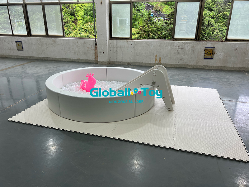 Soft Play Equipment for Kids Indoor Play Area Foam Climbing Balls Slide Peralatan Bermain Lembut untuk Anak-anak Area Bermain Dalam Ruangan Bola Panjat Busa Seluncuran