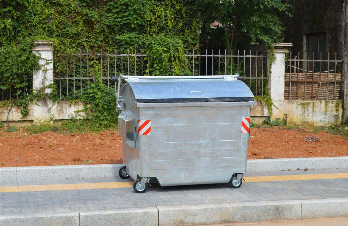 outdoor garbage cans 户外垃圾桶