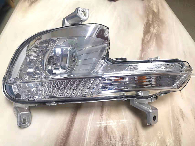 مصباح ضباب كامل بثلاثة فتحات بيجو 508 W23 2013 OEM: LH 9673185980/RH 9673185880 DVD16-0401