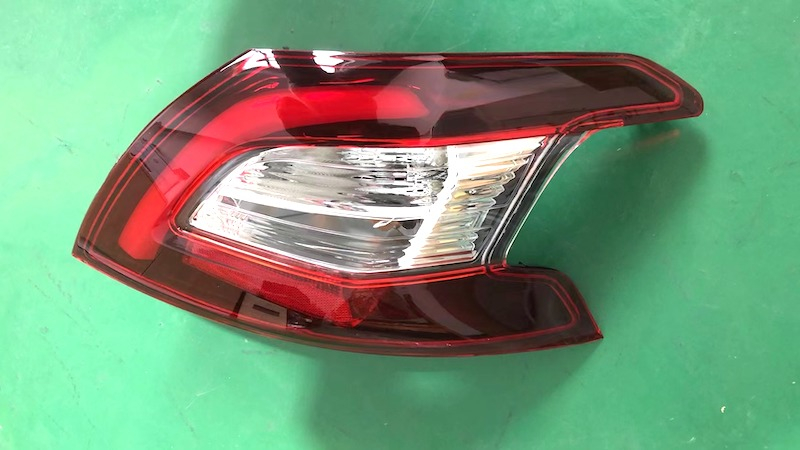 مصباح الذيل كامل الخارجي PG308S T91 2013 OEM: DVD24-0301