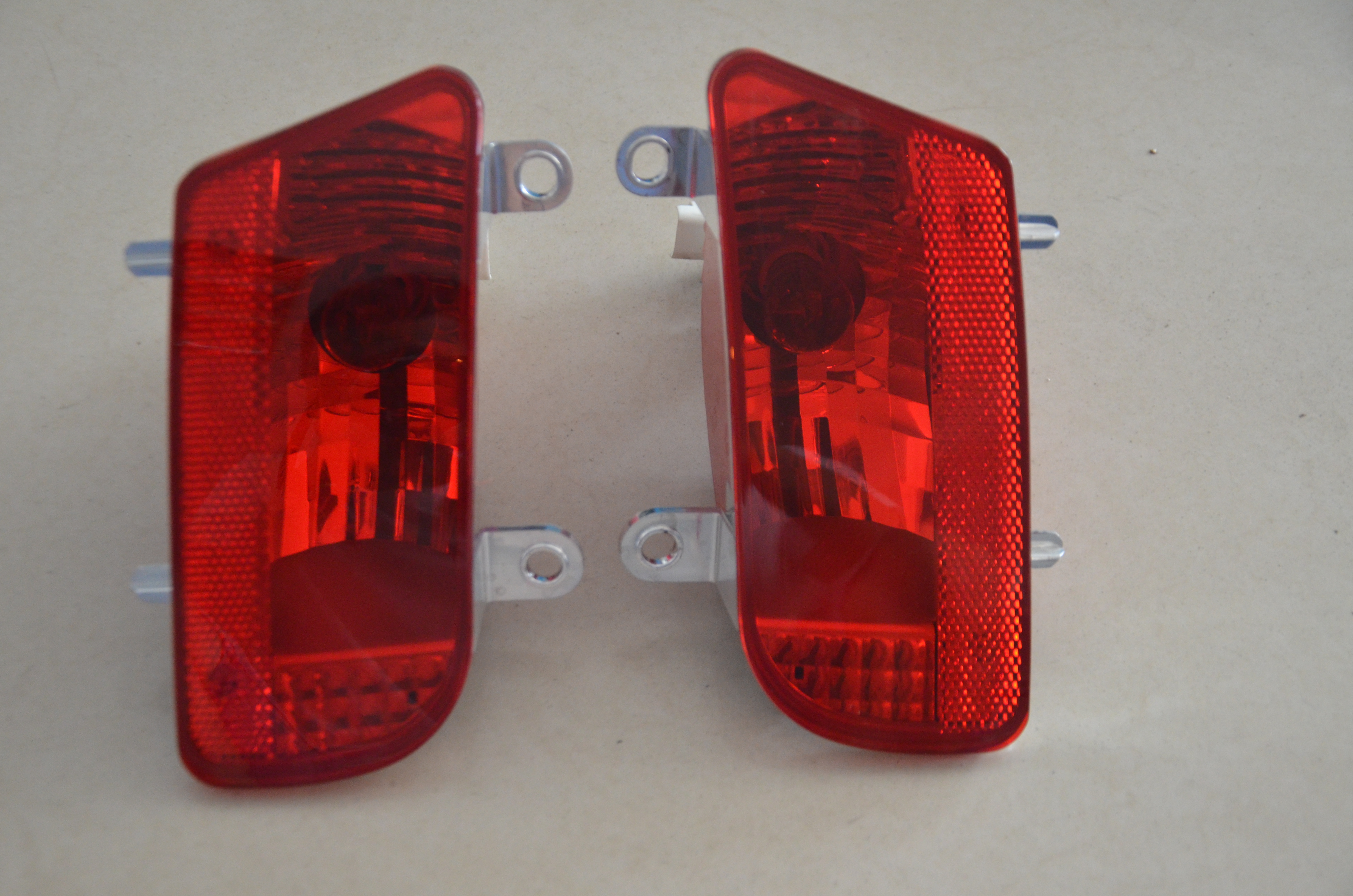 مصباح الضباب الخلفي بيجو 3008 T88R 2015-2018 OEM: LH YL00112380/RH YL00112280 DVD33-0501