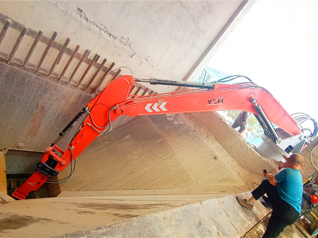 Pedestal Boom Rockbreaker for Primary Crushers প্রাথমিক crushers জন্য পেডেস্টাল বুম রকব্রেকার