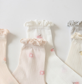 Wholesale custom sweet style cotton cute girls socks women socks