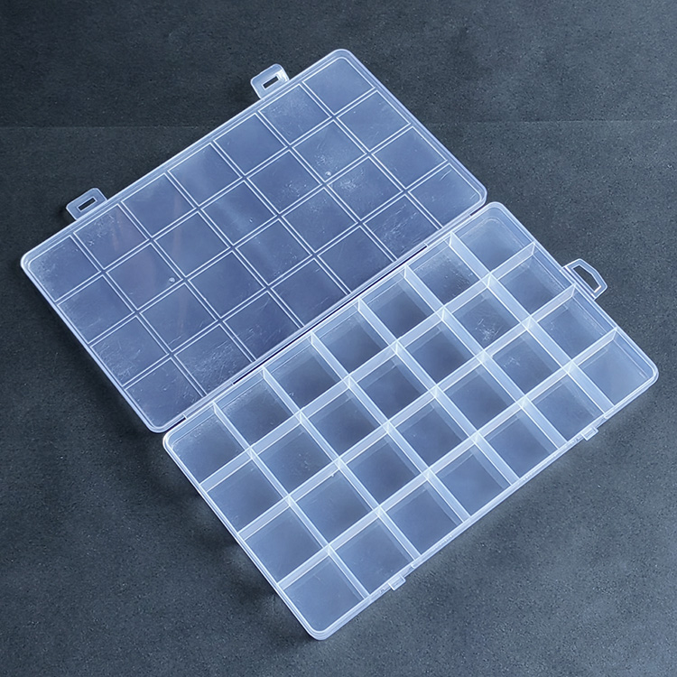 28 Grid Plastic Organizer Box 22.4x13.3x1.8cm