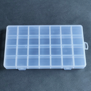 28 Grid Plastic Organizer Box 22.4x13.3x2.1cm