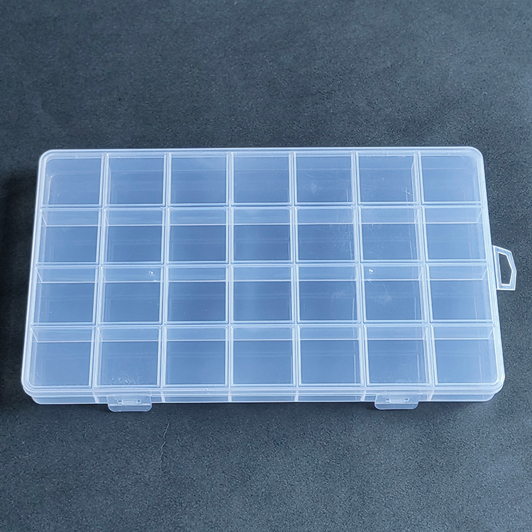 28 Grid Plastic Organizer Box 22.4x13.3x2.1cm