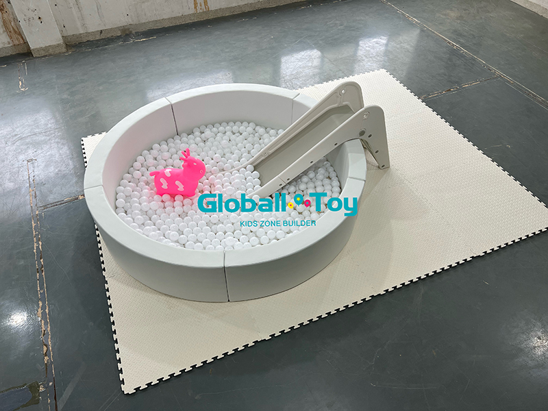 Foam Play Area for Kids with Climbing Slide Indoor Ball Pit Soft Equipment Area Bermain Busa untuk Anak dengan Peralatan Lembut Lubang Bola Dalam Ruangan Perosotan Panjat