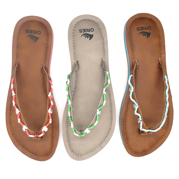 Une chaîne de perles cousue sur une lanière en V antidérapante pour femme, des tongs extérieures en EVA AH-8E004 - Bélier
