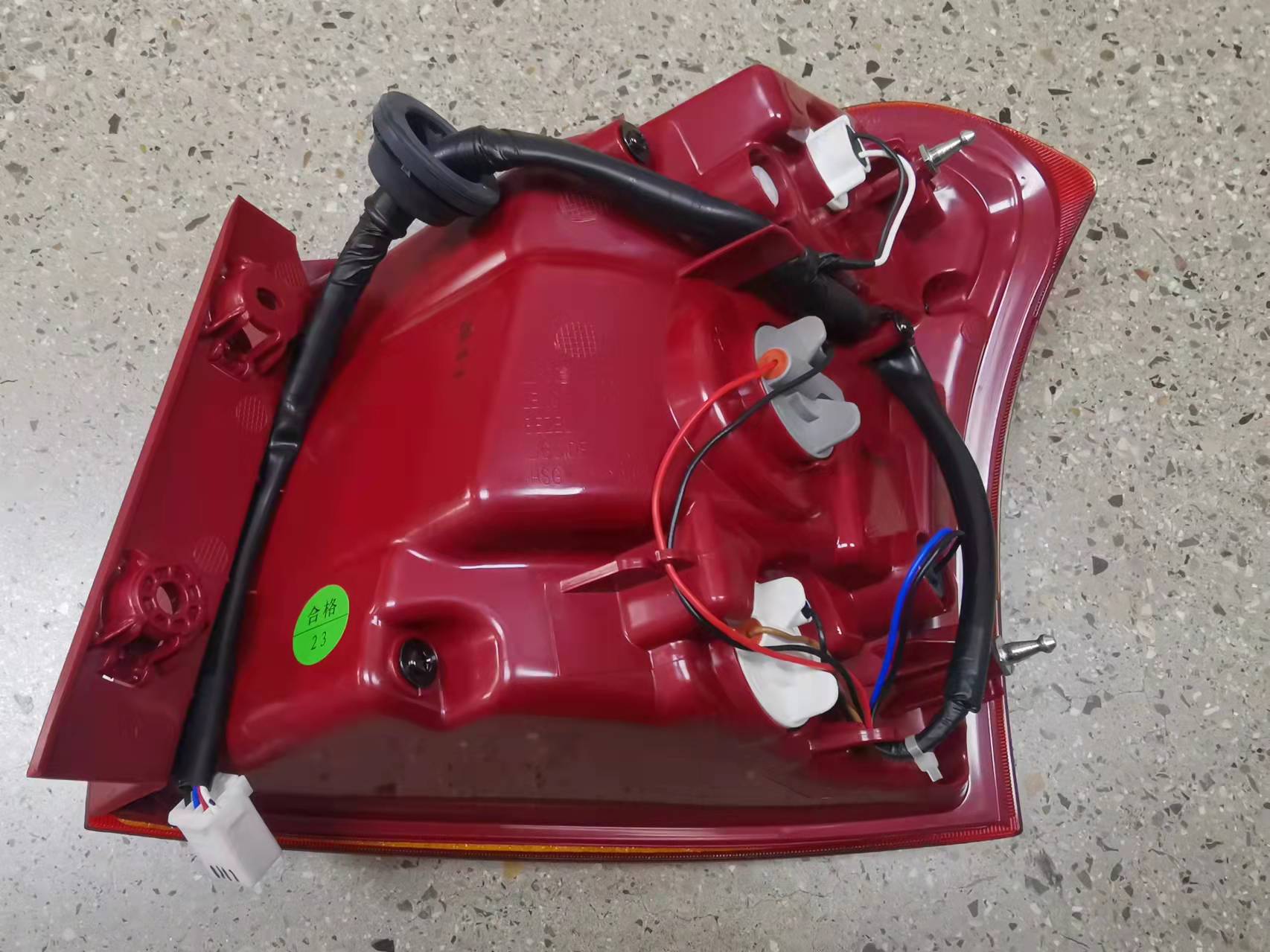 مصباح الذيل الخارجي الكامل DFPV A60 2015OEM: LH /RH (后尾灯总成 外,适用:东风风神A60,2015年产)DVD17-0303