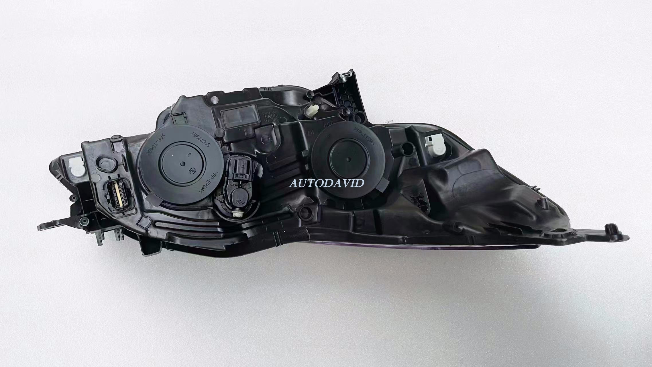 مصباح الرأس كامل الجزء السفلي بيجو 508 W23 2013 OEM: LH 6208W7/RH 6206W7 DVD16-0201