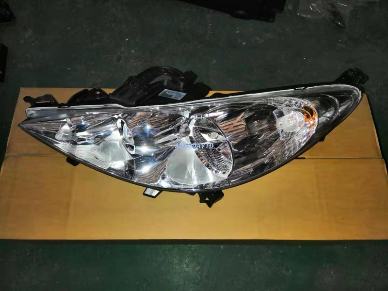 مصباح رأس كامل الكسوة بيجو 207 2004/2008 OEM: LH 620696/RH 620896