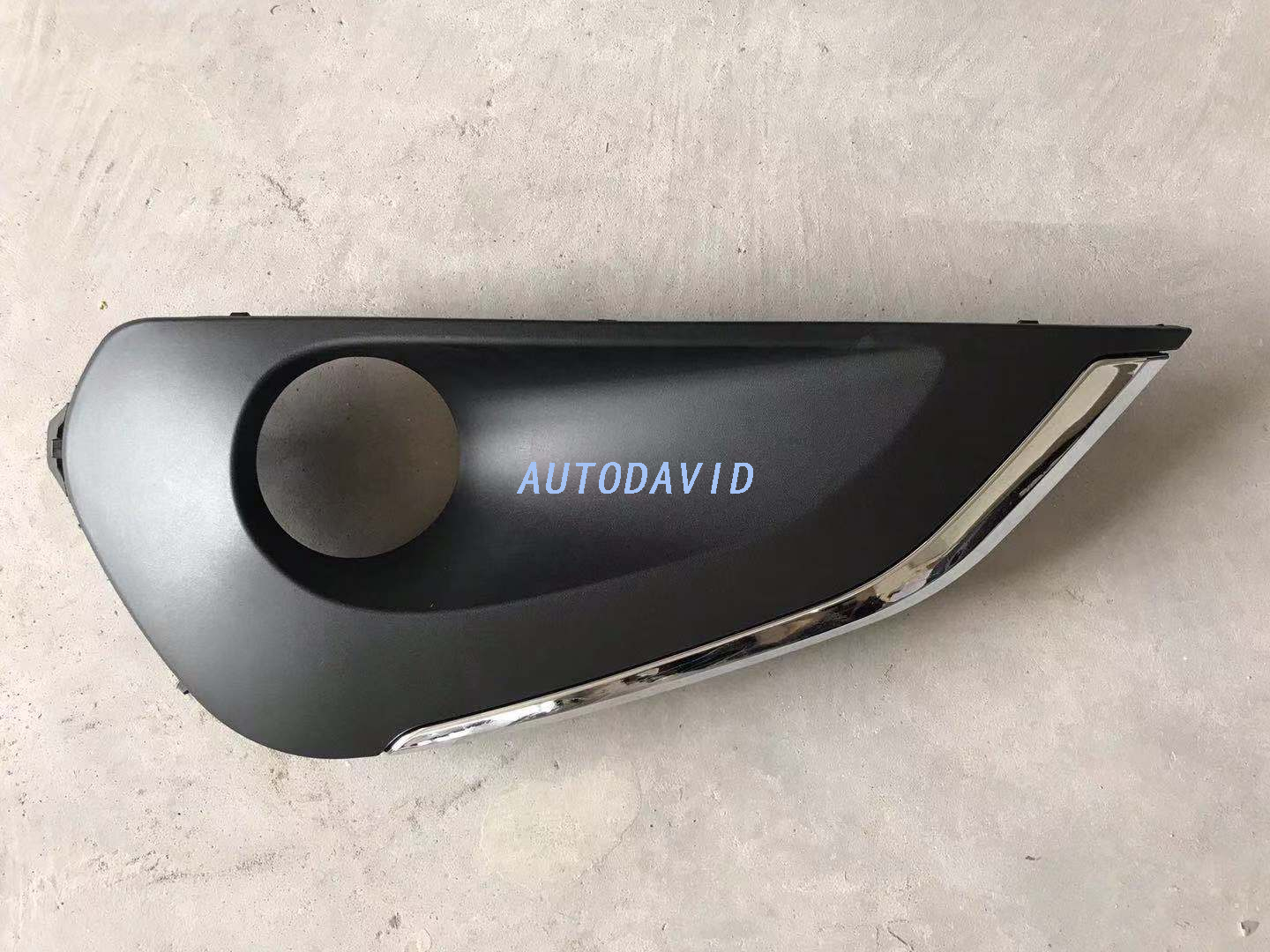 غطاء مصباح الضباب كامل بيجو 208 2016 OEM: LH 1613486180/RH 1613585980 DVD42-0701-08 